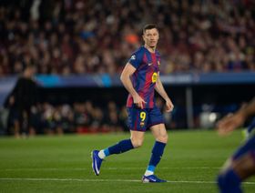 ليفاندوفسكي "يرفض" عرض برشلونة لتمديد عقده