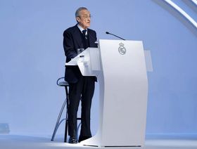 فلورنتينو بيريز محذراً الجميع: ريال مدريد لا يعرف الاستسلام أبداً