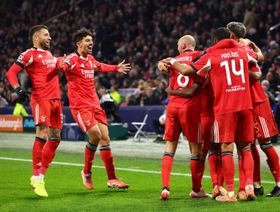 شاهد.. بنفيكا يحقق أول فوز ويُغرق أياكس في دوري أبطال أوروبا