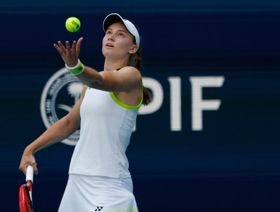 ريباكينا تهزم بيغولا وتتأهل إلى نصف نهائي بطولة ميامي للتنس