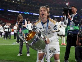 لوكا مودريتش يرحل عن ريال مدريد مع "ذكريات لا تُنسى"