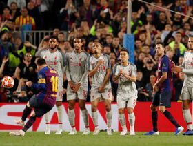 رحيل ليونيل ميسي فجّر أزمة "ركلات حرة" في برشلونة