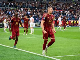 روما يهزم فيورنتينا ويستعيد المركز الرابع أملاً في بطاقة دوري الأبطال
