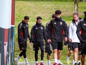 جماهير بنفيكا تقتحم مقر التدريبات ومورينيو يواجه الطوفان