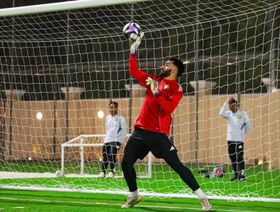 أزمة النصر تتفاقم.. الرباط الصليبي يصدم الحارس البديل