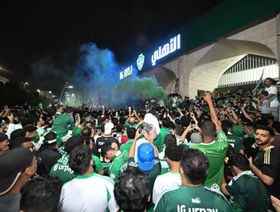 شاهد.. احتفالات صاخبة لجمهور الأهلي بلقب السوبر السعودي