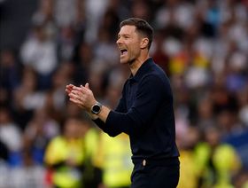 "ثورة" تشابي ألونسو في ريال مدريد تربك علاقته بنجومه