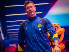 كانسيلو أساسياً.. تشكيلة برشلونة في مهمة استعادة الصدارة