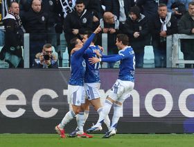 كومو يُسقط يوفنتوس ويهدد مركزه الخامس في الدوري الإيطالي