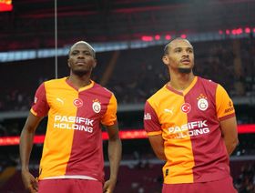 غلطة سراي يُقدم أوسيمين.. وابنة اللاعب تخطف الأضواء