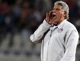 الاتحاد المصري والأهلي يتمنيان الشفاء للأسطورة حسن شحاتة بعد جراحة عاجلة