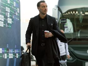 ماذا قال يايسله للاعبي الأهلي في الطائرة بعد مباراة الهلال؟