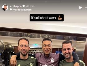 كيليان مبابي يتحدى الإصابة ويعود للتدريبات