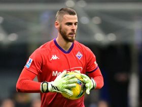 "ارفع رأسك".. دي خيا يتعاطف مع كينسكي حارس توتنهام