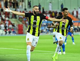 شاهد.. الاتحاد يتفوق على الهلال بثلاثية في شوط أول مثير