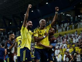 سيماكان يضع النصر في المقدمة أمام الهلال في الشوط الأول