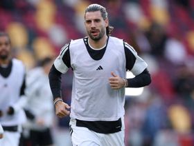 إيراولا مدرب ليفربول يثير الغموض حول إصابة سوبوسلاي وفريمبونغ