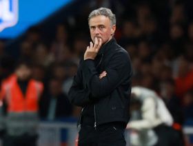 لويس إنريكي: من السخيف التعاقد مع عدد كبير من اللاعبين