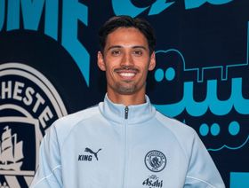 تيجاني ريندرز يُحيي رقماً أسطورياً في مانشستر سيتي