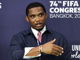 مدرب الكاميرون السابق يهاجم صمويل إيتو: نرجسي ويعتقد أنه الأفضل