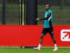 سلوت يكشف سبب استبدال إيزاك في مواجهة ليفربول وآينتراخت