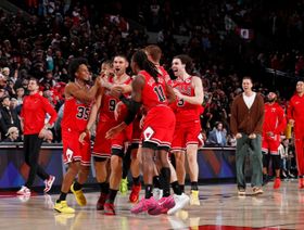 NBA.. ثلاثية قاتلة لنيكولا فوسيفيتش تمنح بولز الفوز على بليزرز