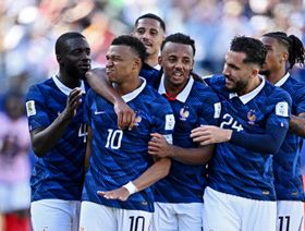 كيليان مبابي يستعد للمباراة الدولية رقم 100 أمام العراق في كأس العالم