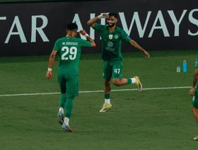 الأهلي السعودي ينجو من ريمونتادا أهلي دبي ويقترب من حسم الوصافة