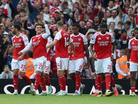أرسنال ينفرد بقمة البريميرليغ بعد استعراض من "الصفقات الجديدة"