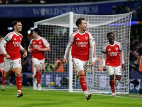 غاري نيفيل كان ينتظر المزيد من نجمين جديدين في أرسنال