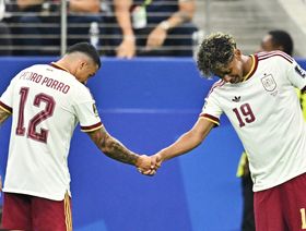 شاهد.. إسبانيا تتلاعب بفرنسا "بالتخصص" وتصل نهائي كأس العالم
