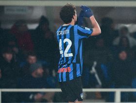 روما يدفع ثمن هفوة قاتلة أمام أتالانتا ويترك مركزه ليوفنتوس