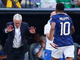 مباراة فرنسا وباراغواي "مهددة بالتأجيل" في ثمن نهائي كأس العالم