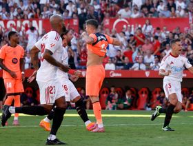 ليفاندوفسكي يهدر للمرة الثالثة ركلة جزاء مع برشلونة في الليغا