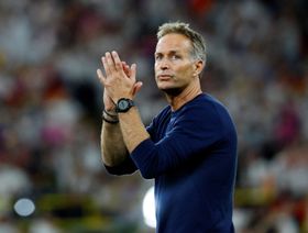 ليفركوزن يعين مدرباً يلعب بطريقة ألونسو لخلافة تن هاغ