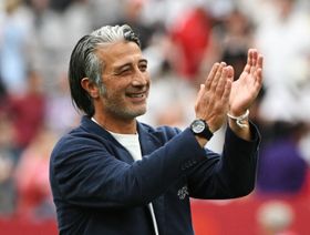 مدرب سويسرا: ذهنية اللاعبين سرّ التأهل والحظ كان حليفنا أمام كولومبيا