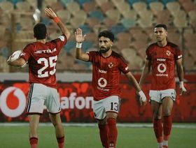تشكيلة الأهلي المتوقعة ضد الزمالك.. علامة استفهام حول مركز زيزو