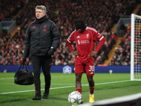 ضربة جديدة.. إصابة فريمبونغ تضع ليفربول في أزمة "دفاعية"