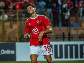 برشلونة يتحرك "رسمياً" لضم مهاجم الأهلي المصري