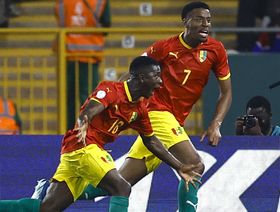 غينيا تهزم غامبيا وتؤزم وضع الكاميرون في كأس أمم إفريقيا