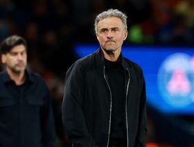 إنريكي يلوم المداورة ووسائل الإعلام "الغاضبة" على خسارة باريس سان جيرمان