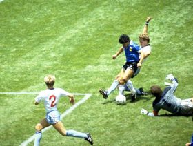 من يد مارادونا إلى ركلة بيكهام.. تاريخ مواجهات إنجلترا والأرجنتين بكأس العالم