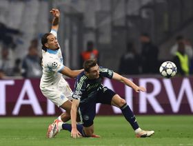 "كنت بحاجة لشخص ينعشني".. بلال نذير يشيد بمدرب مارسيليا دي زيربي