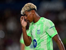 فليك يثير المخاوف بشأن يامال ويحدد موعد عودته إلى الملاعب