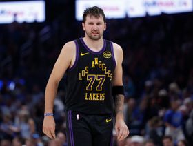 دونتشيتش يبتعد فترة للإصابة وطلب للاحتفاظ بحقه في جائزة أفضل لاعب