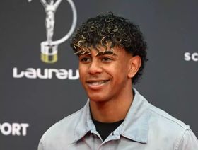 لامين يامال يتوج بجائزة أفضل رياضيّ شاب في حفل "لوريوس 2026"
