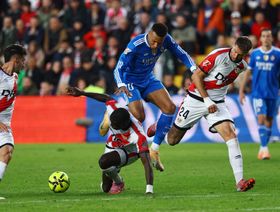 عقدة رايو مستمرة.. ريال مدريد يهدر نقطتين وتشابي ألونسو يعاقب مدافعه