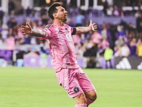 الهدف 900 مسألة وقت.. ليونيل ميسي يعادل بيليه ويقترب من رقم تاريخي