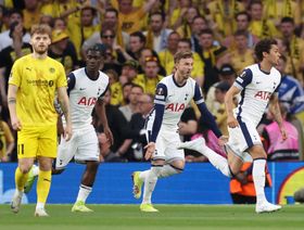 توتنهام يتخطى بودو غليمت بثلاثية ويقترب من نهائي الدوري الأوروبي