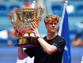 يانيك سينر يسحق تيان ويحرز لقب بطولة الصين المفتوحة للتنس